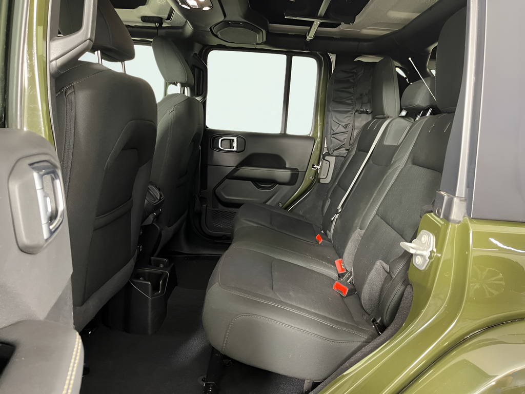 Used 2021 Green Clearcoat Jeep Unlimited Sahara image 12