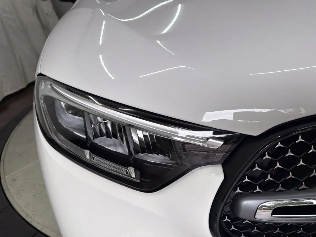 New 2027 White Mercedes-Benz GLC 300 image 10