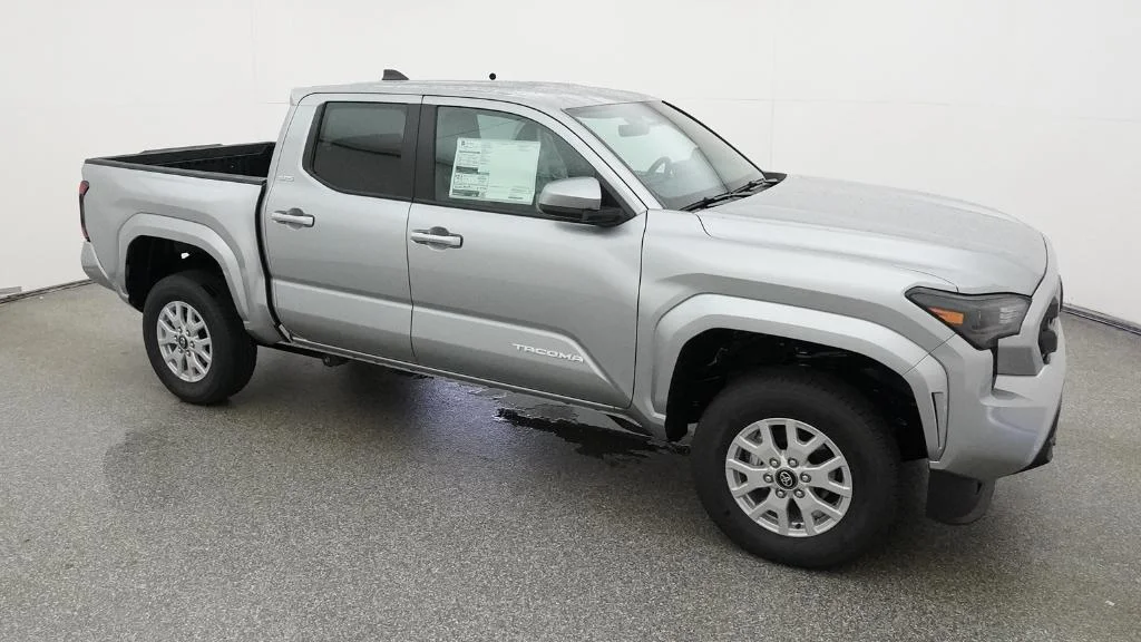 2026 Toyota Tacoma SR5 - Photo 16