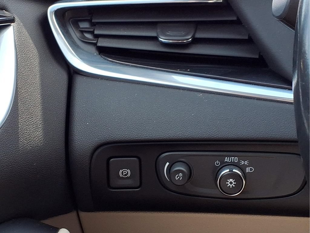 2018 Buick Enclave Essence - Photo 16