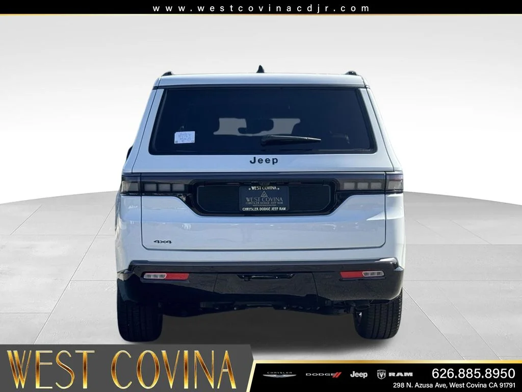 New 2026 Bright White Clear-Coat Exterior Paint Jeep Limited Altitude image 9