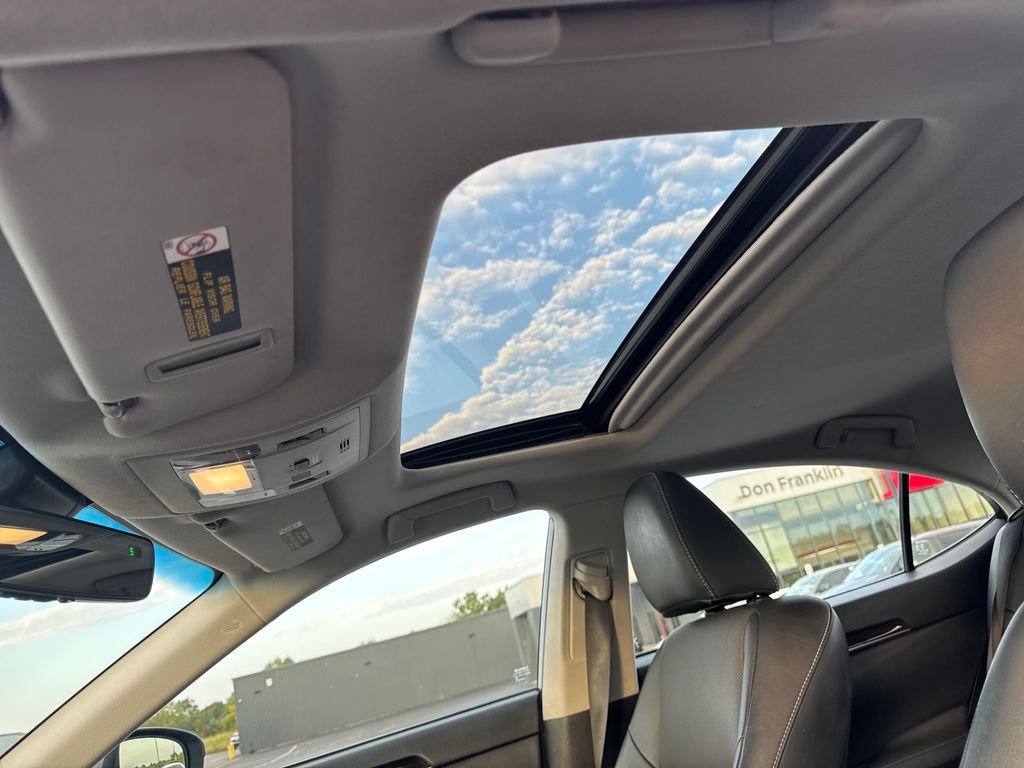 Used 2018 Silver Lexus 350 image 22