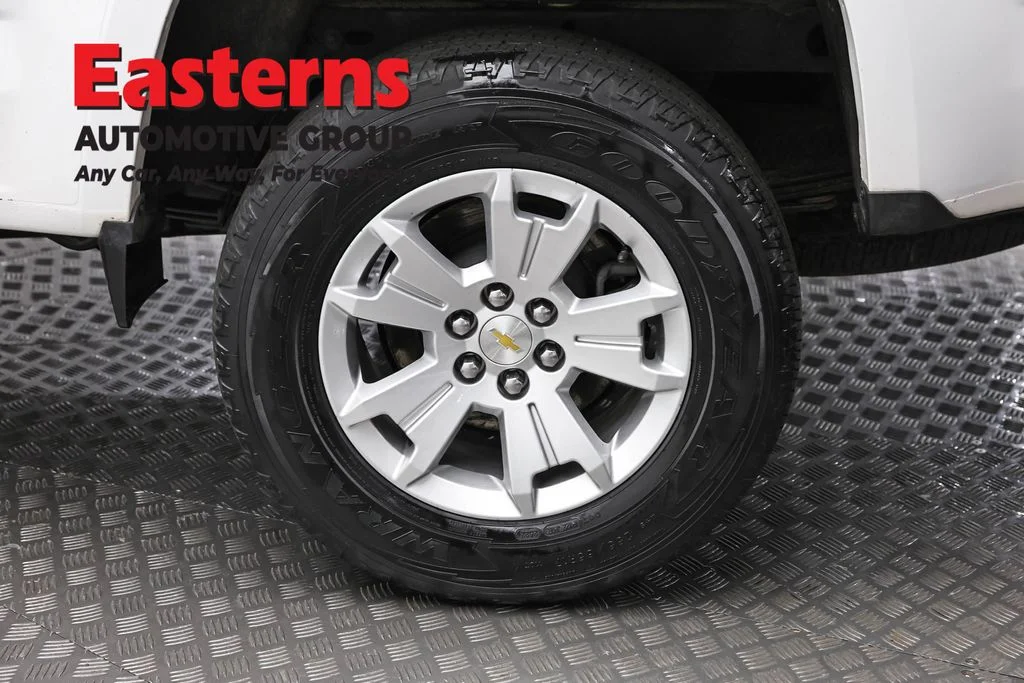 Used 2022 White Chevrolet LT image 8