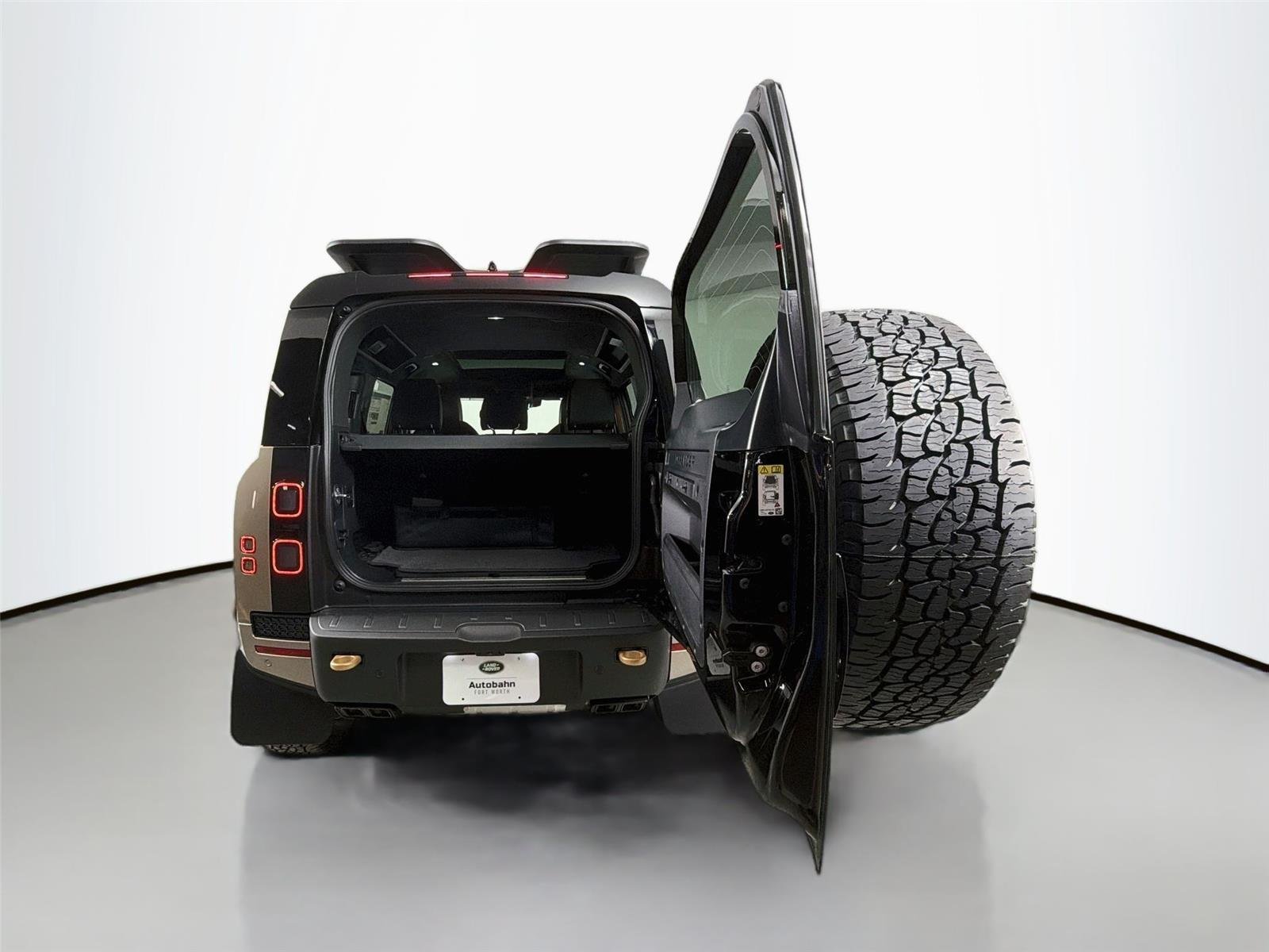 New 2026 Petra Copper LAND ROVER  OCTA image 26