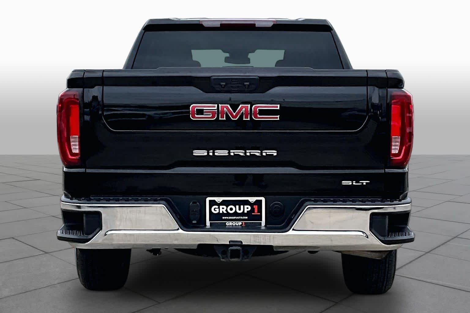 Used 2025 Onyx Black GMC SLT image 5