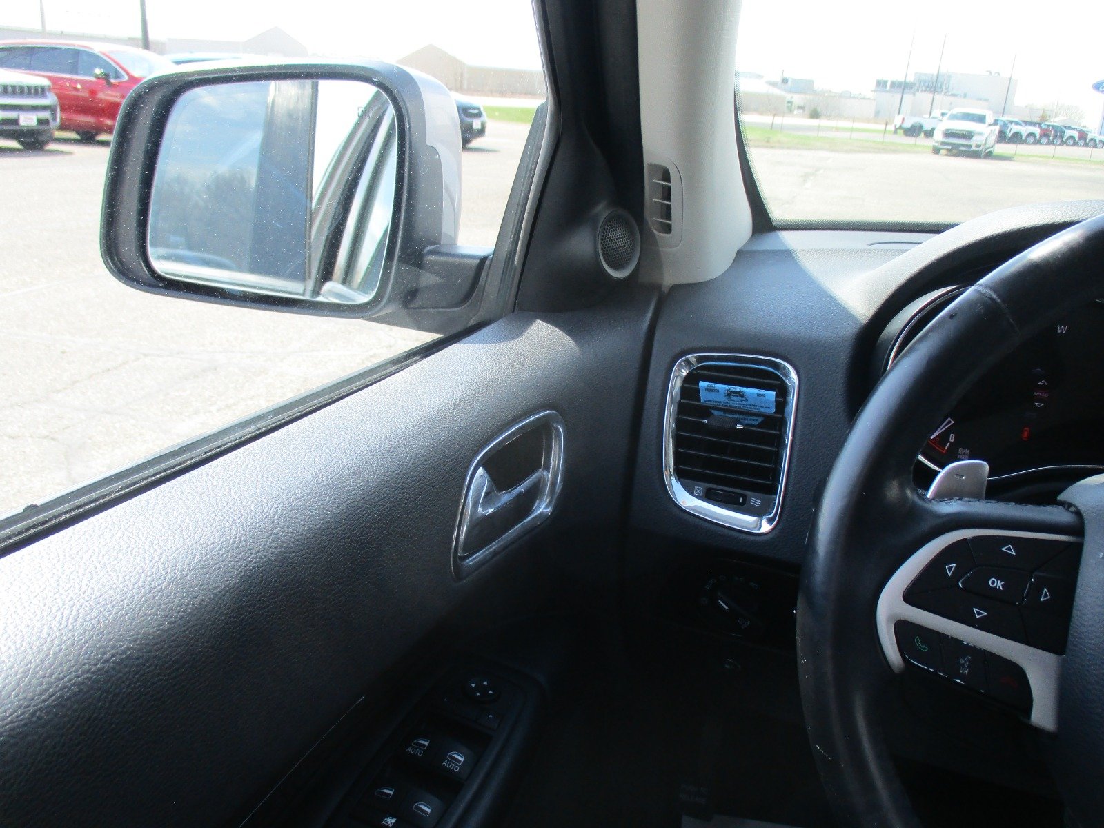 Used 2016 SILVER Dodge Limited image 18