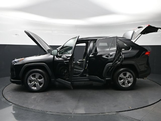 Used 2025 Midnight Black Metallic Toyota XLE image 36