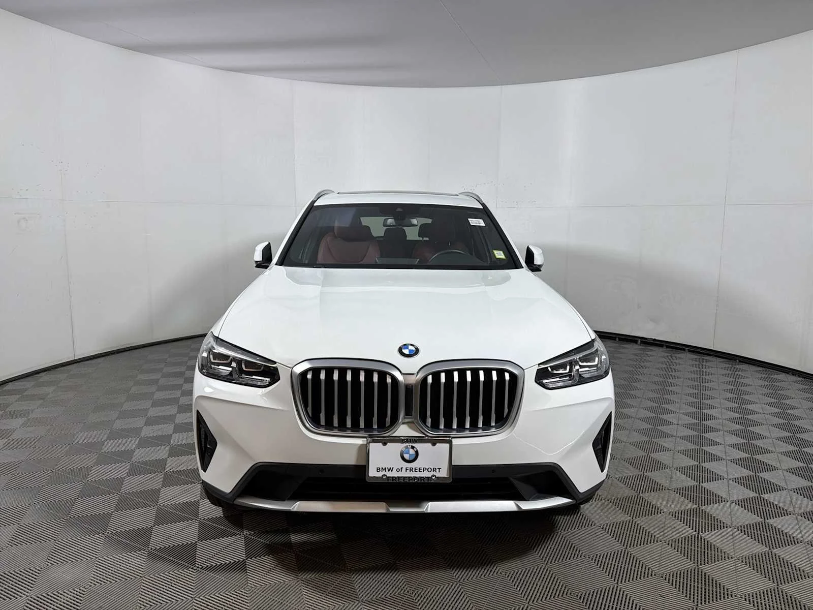 Used 2023 Alpine White BMW xDrive30i image 5