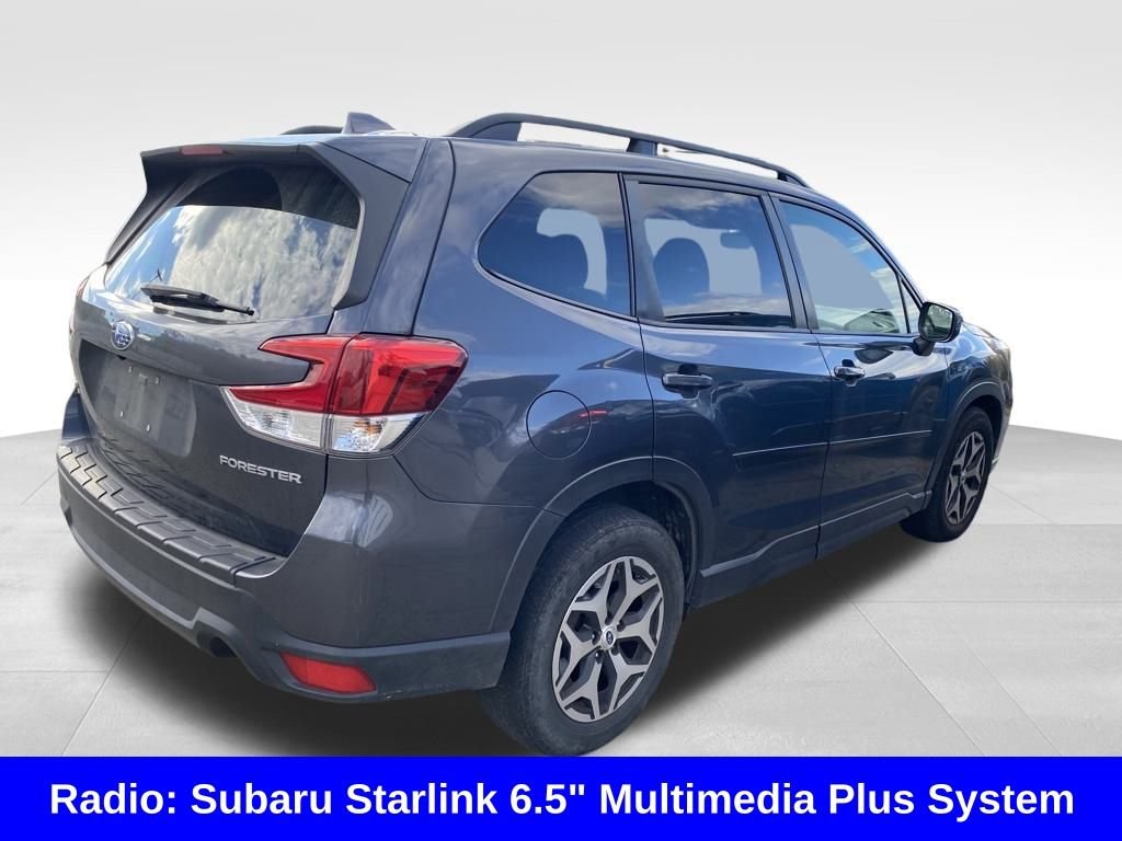 2021 Subaru Forester Premium photo 4