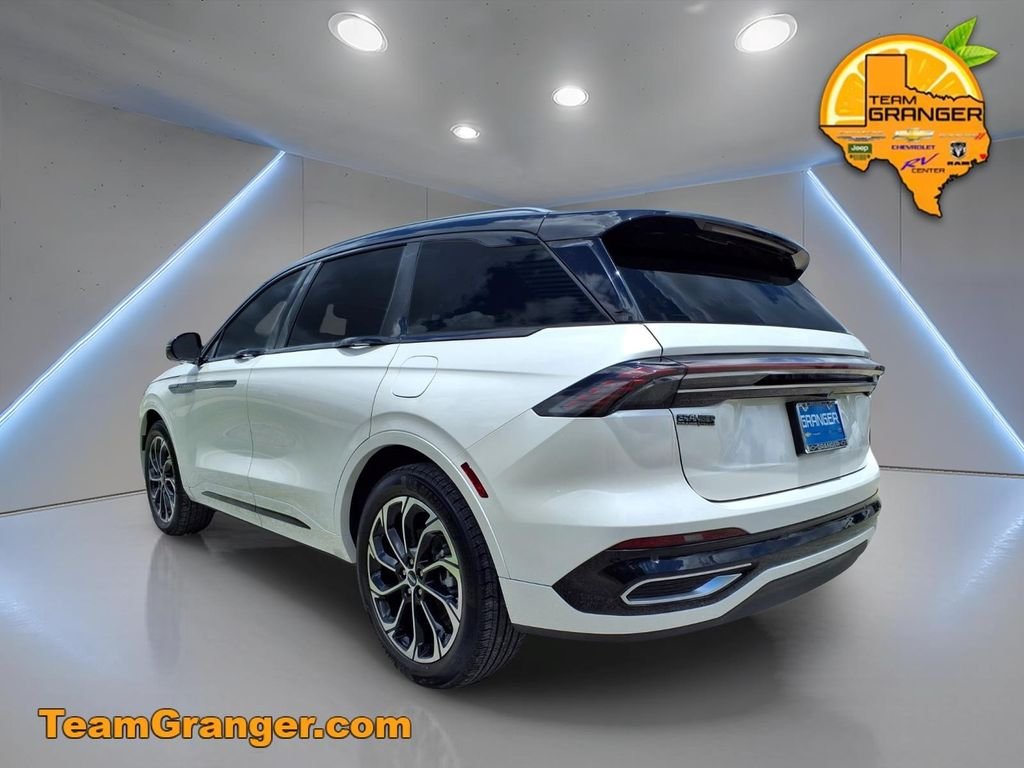 Used 2025 White Lincoln Reserve image 4