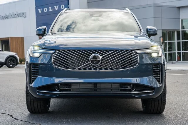 New 2026 Denim Blue Volvo T8 Plus image 2