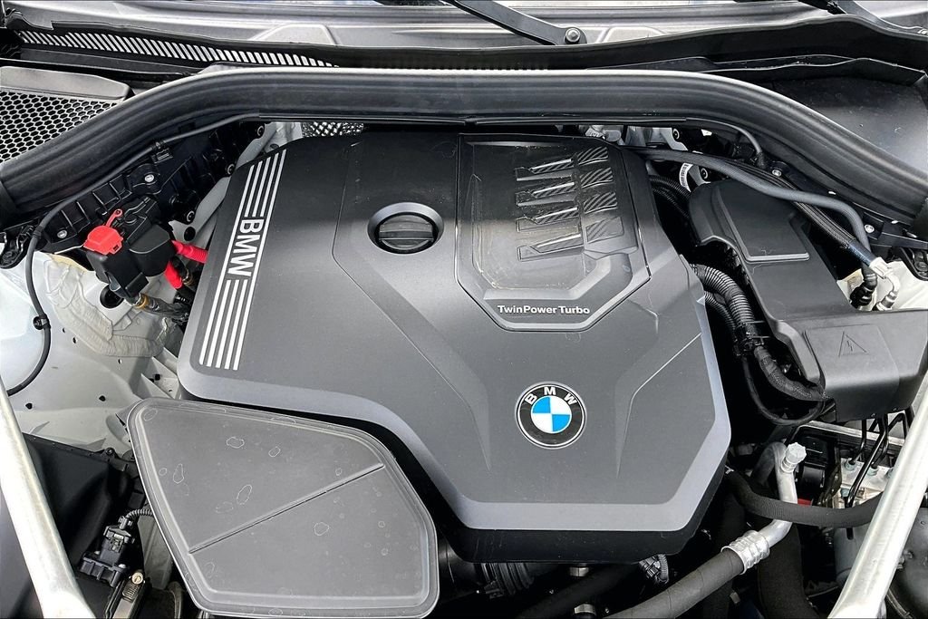 Used 2025 White BMW xDrive30i image 31