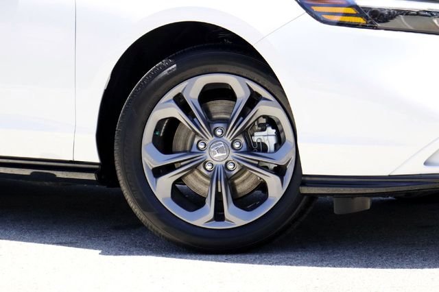 New 2026 Platinum White Pearl Honda EX-L image 3