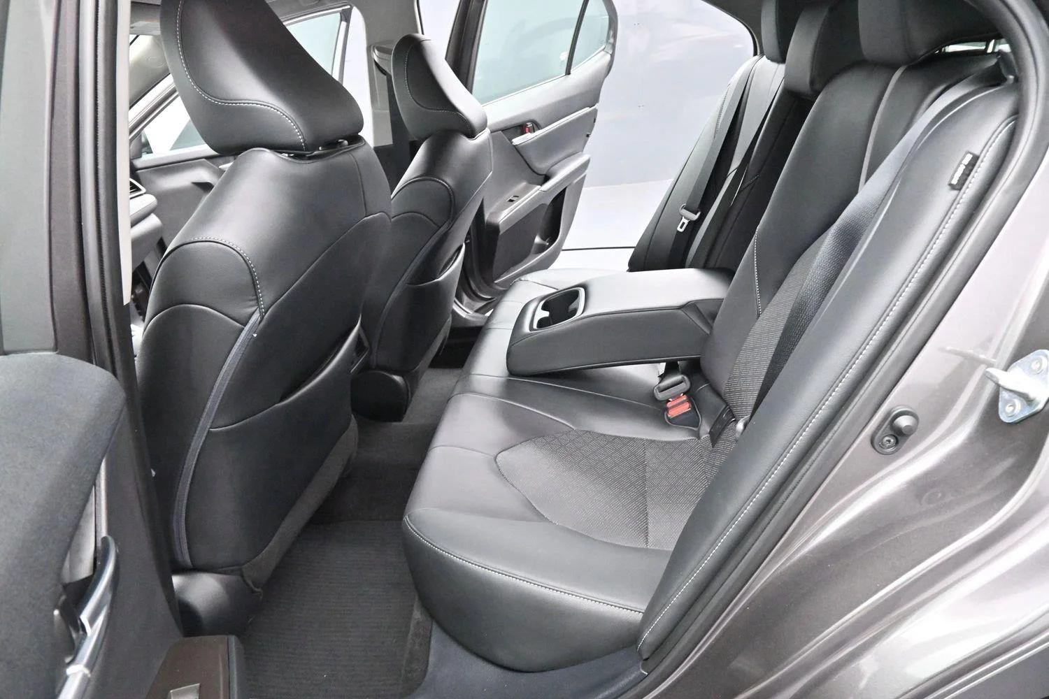 Used 2022 Predawn Gray Mica Toyota XSE image 28