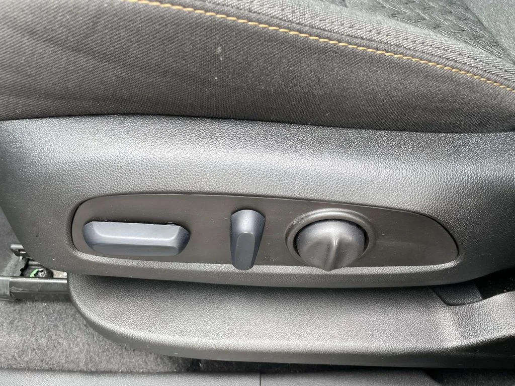 Used 2023 Iron Gray Metallic Chevrolet LT image 18