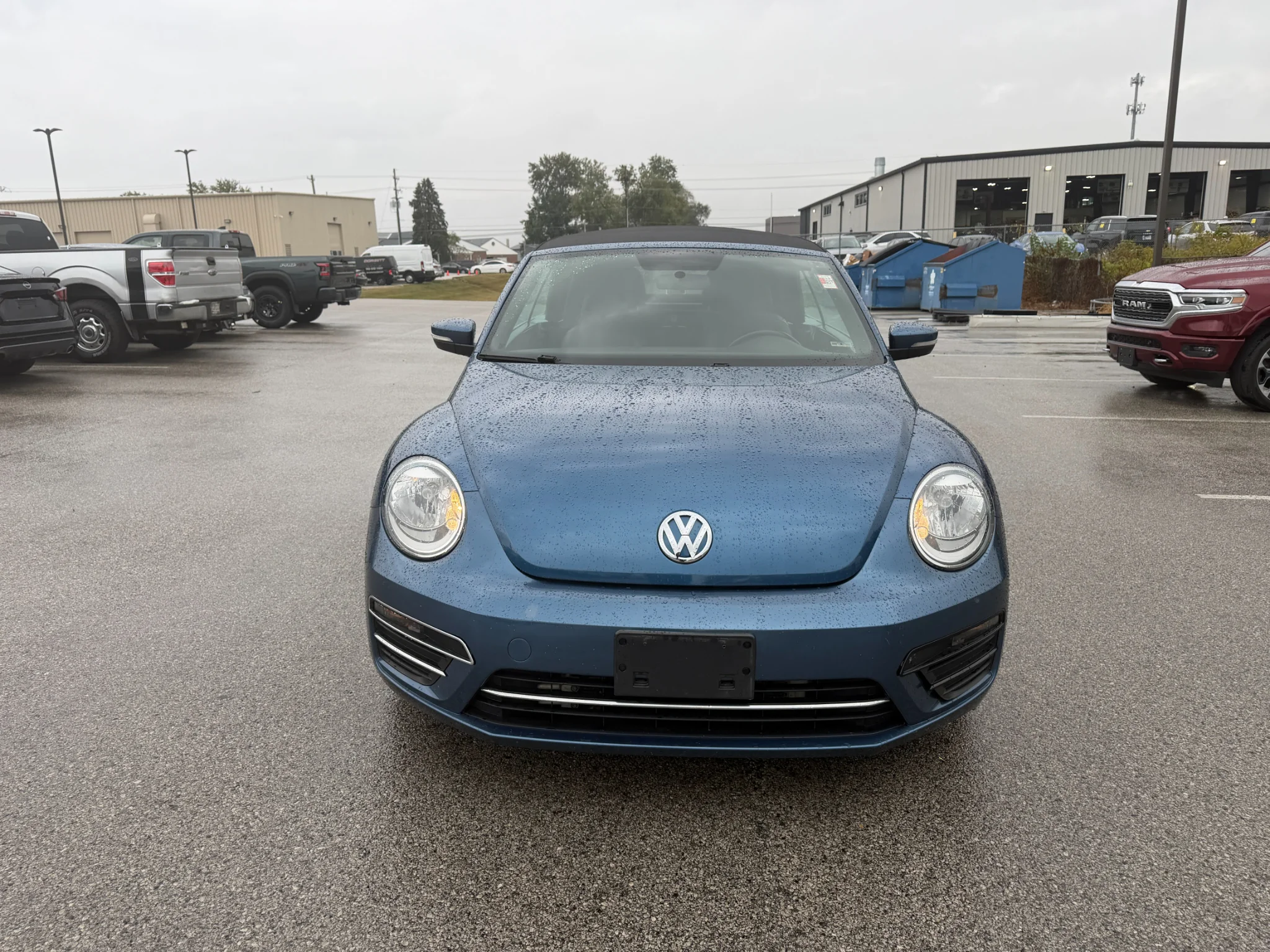 Used 2018 Blue Volkswagen SE image 14