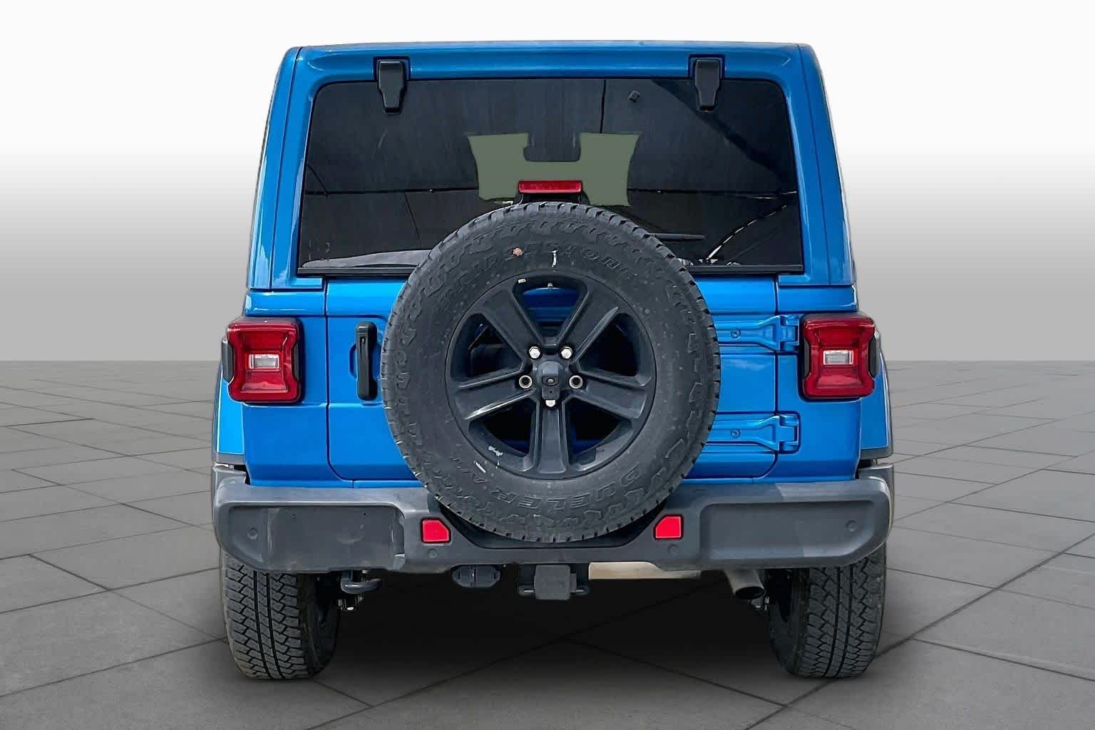 Used 2022 Hydro Blue Pearlcoat Jeep Unlimited Sahara Altitude image 5