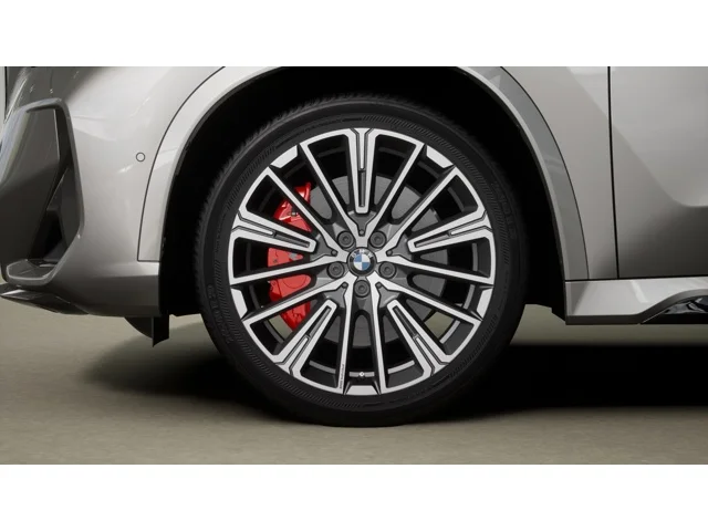 New 2027 Space Silver Metallic BMW  image 7