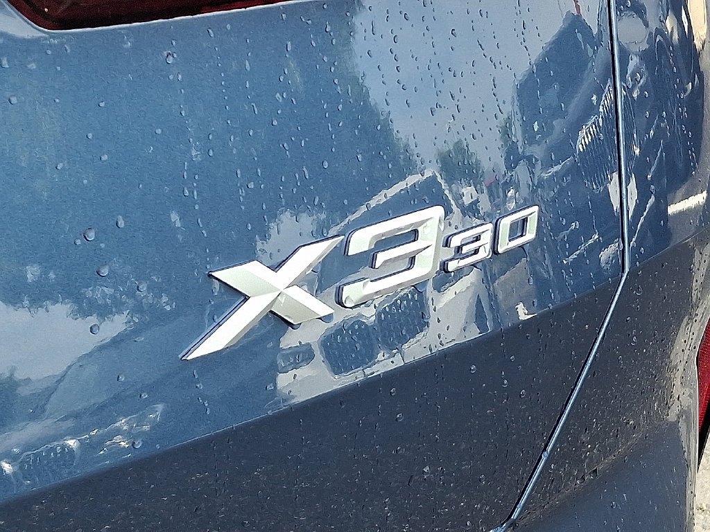 New 2026 Blue Metallic BMW 30 xDrive image 5