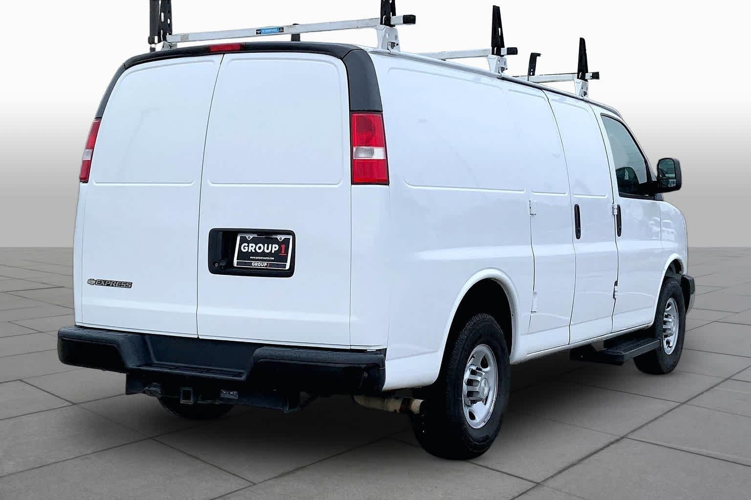 Used 2021 SUMMIT WHITE Chevrolet RWD 2500 Regular Wheelbase WT image 11
