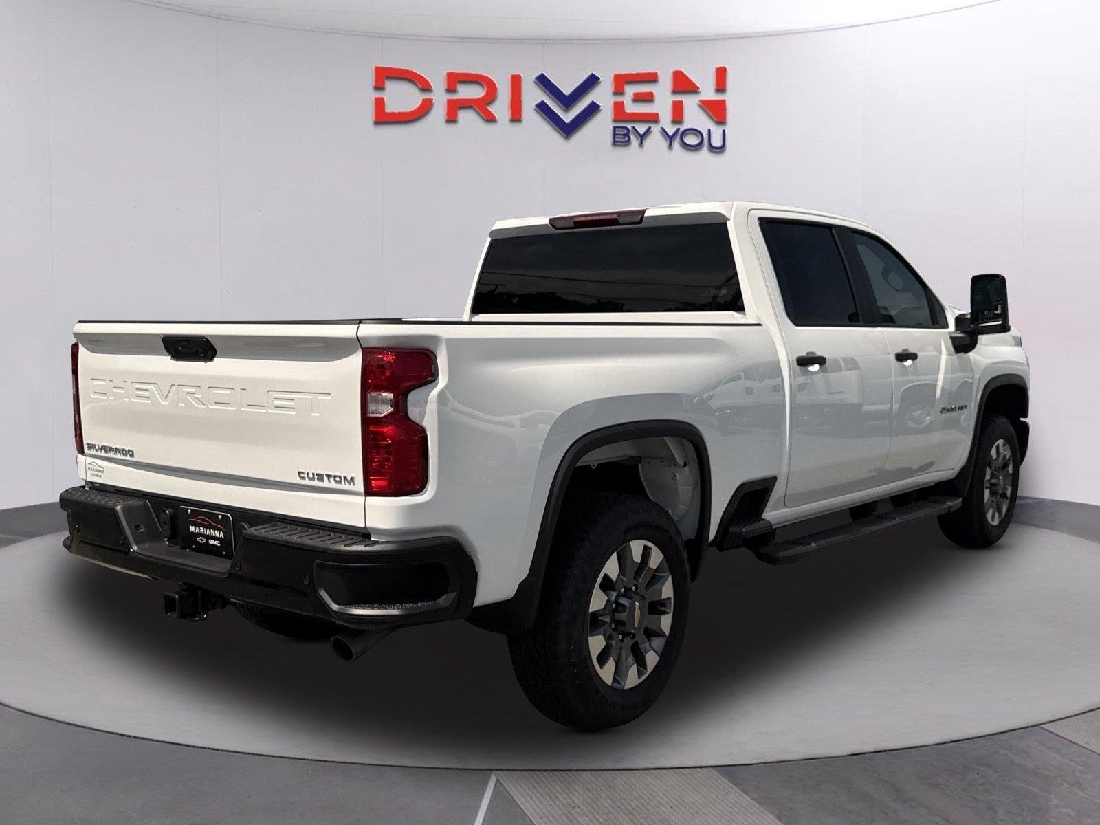 New 2026 Summit White Chevrolet Custom image 4
