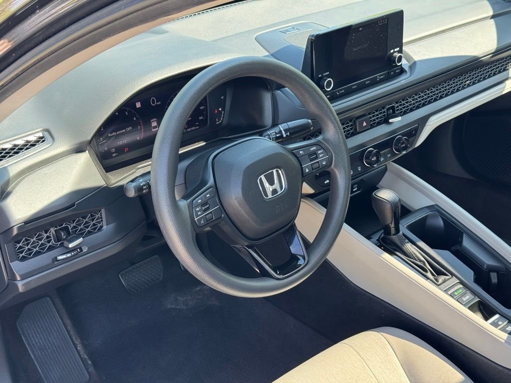 Used 2023 Meteorite Gray Metallic Honda EX image 15