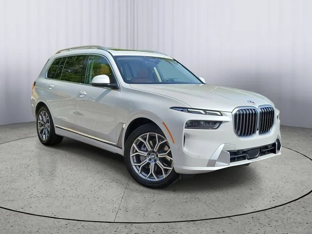 2023 BMW X7 xDrive40i's photo