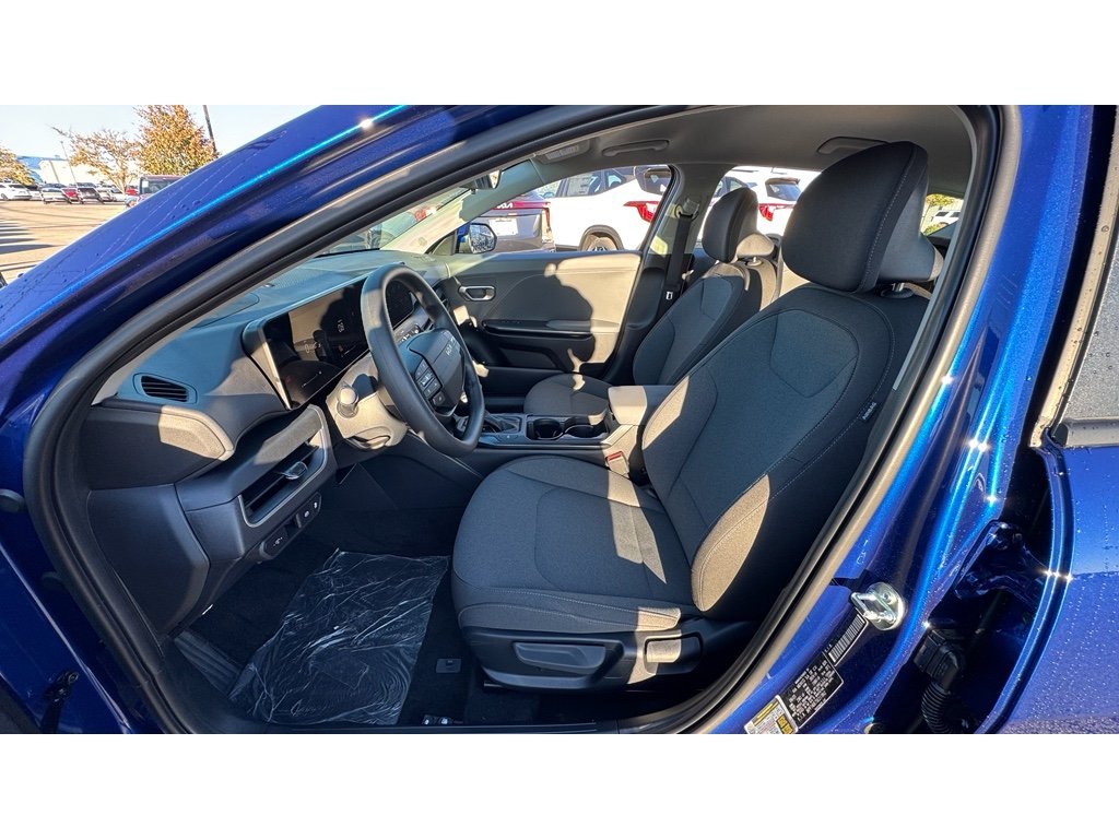 2025 Kia K4 LXS photo 4