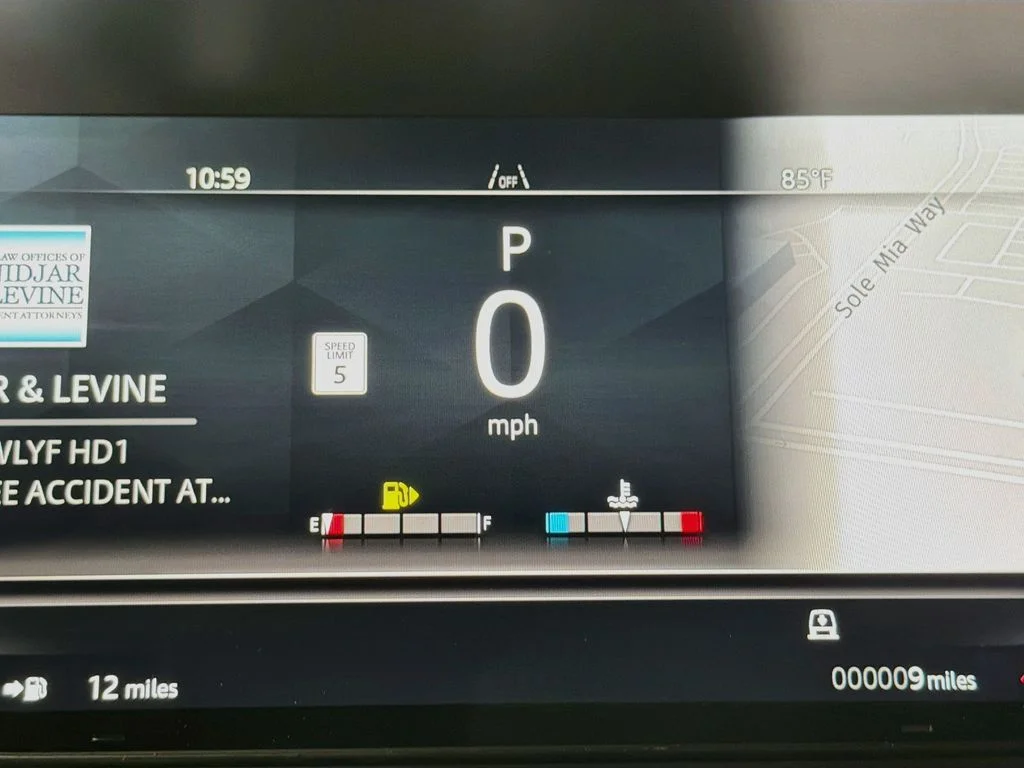 New 2026 Eiger Grey Land Rover SE image 12