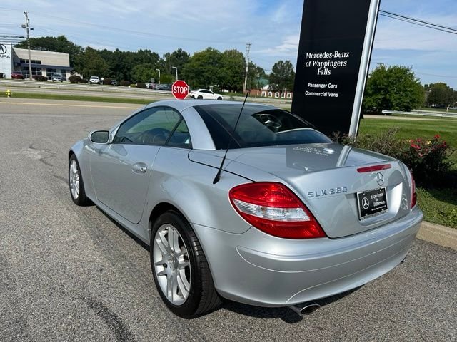 Used 2007 Gray Mercedes-Benz SLK 280 image 3