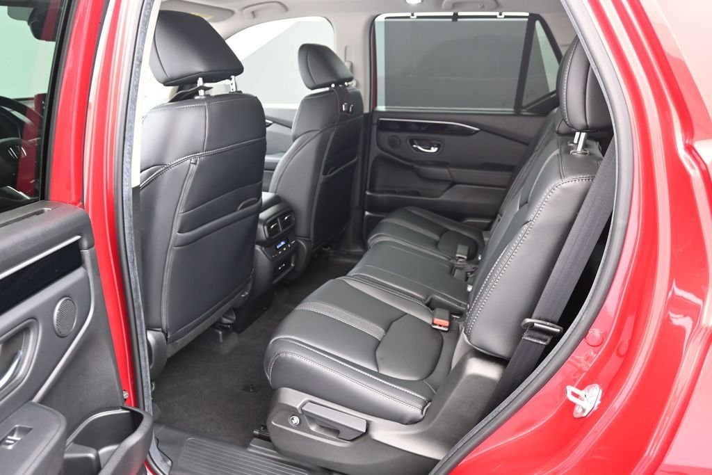 Used 2025  Honda Touring image 17