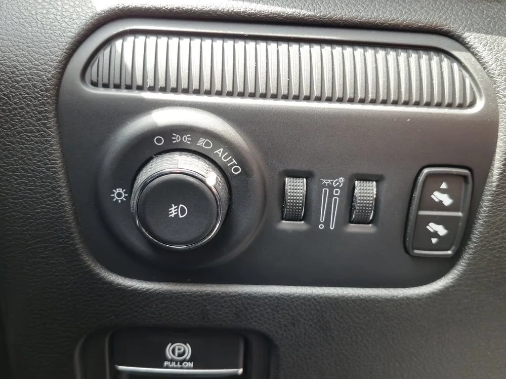Used 2024 Gray Med Jeep Series II image 28