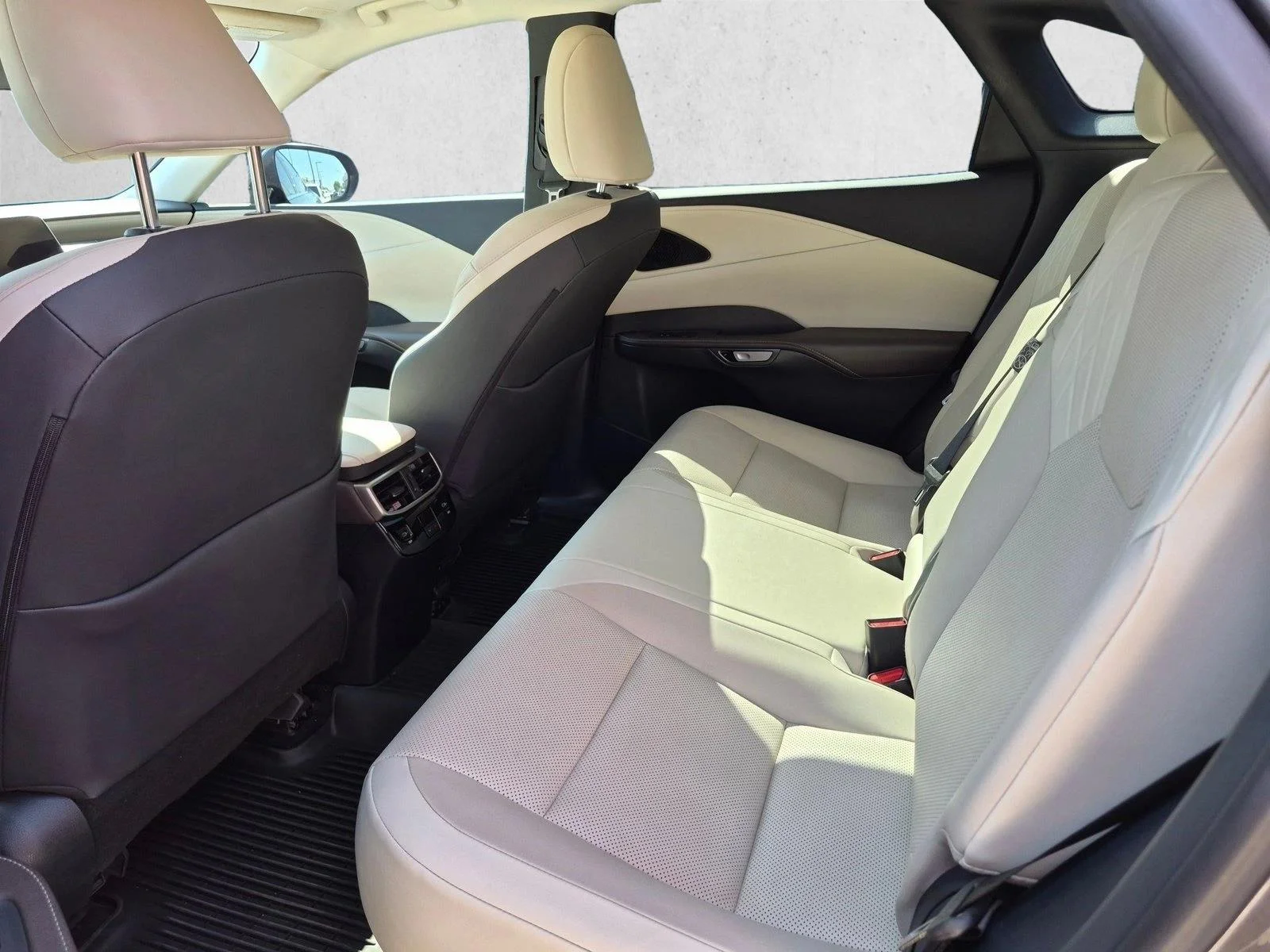 Used 2024 Cloudburst Gray Lexus RX 350 Premium image 19