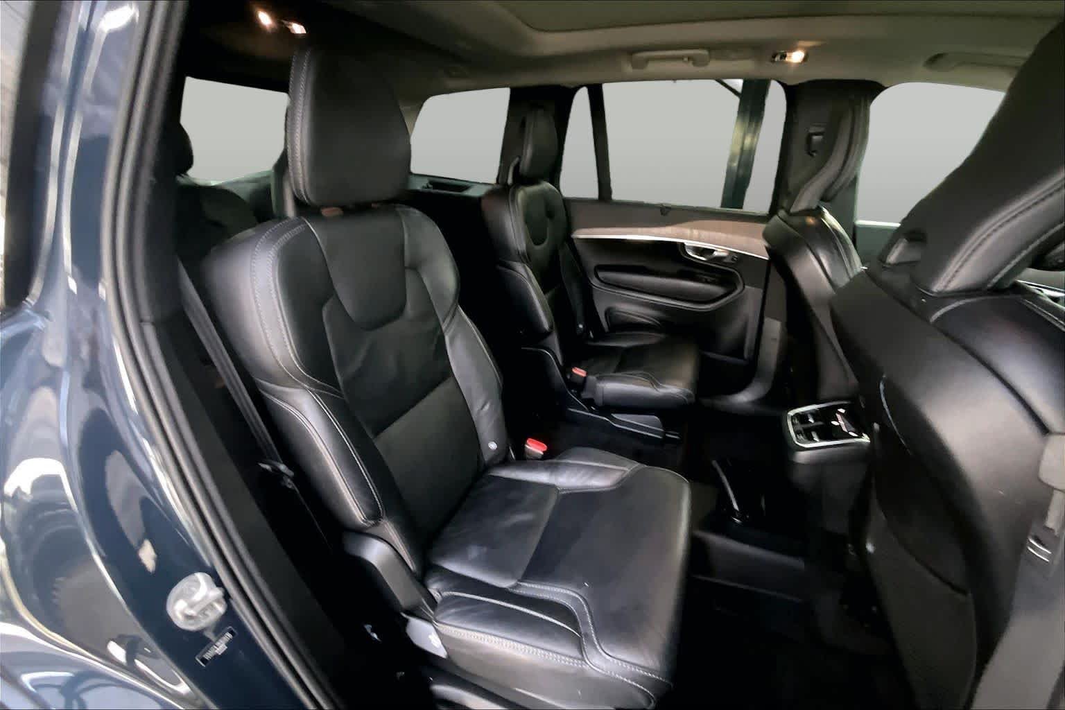 Used 2022 Denim Blue Metallic Volvo Inscription image 19