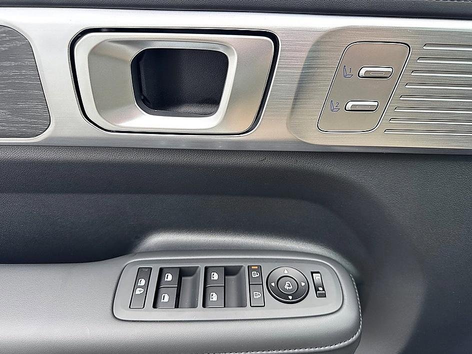 2026 Hyundai Santa Fe Limited - Photo 30