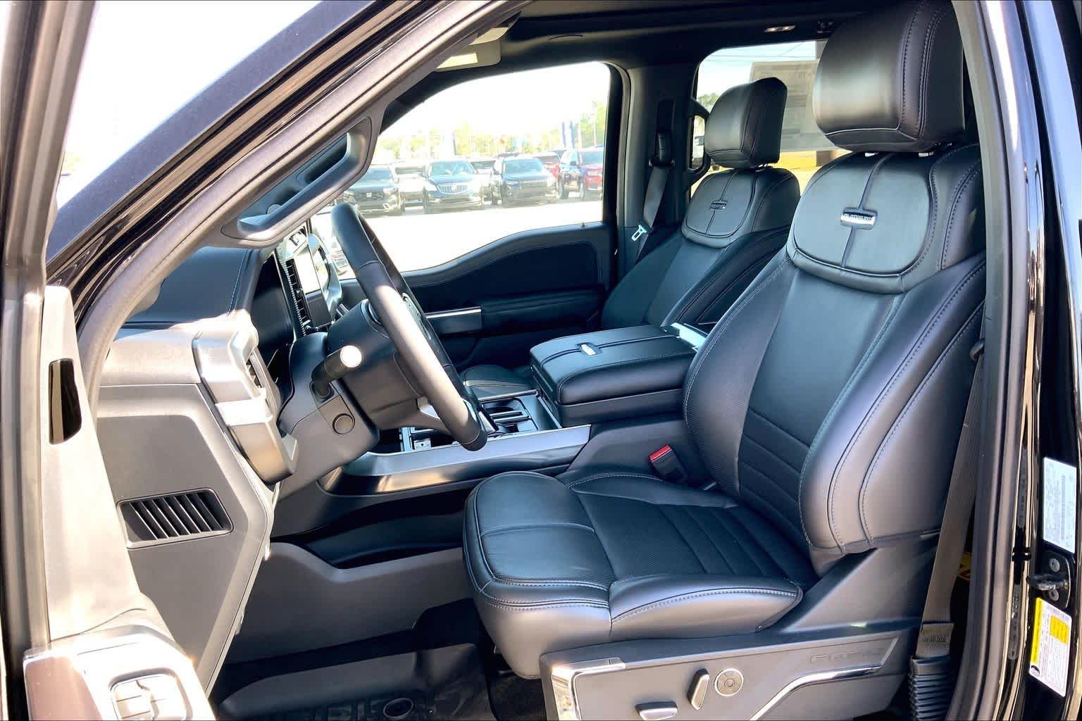 2025 Ford F-150 Platinum - Photo 9