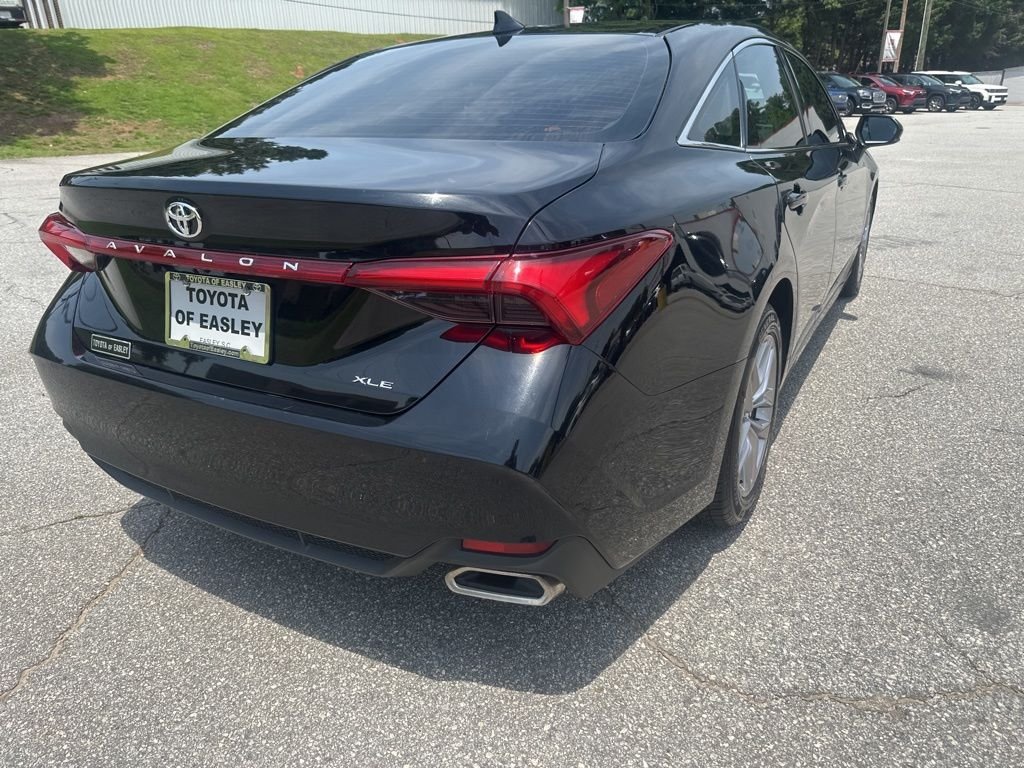 Used 2019 Midnight Black Metallic Toyota XLE image 7
