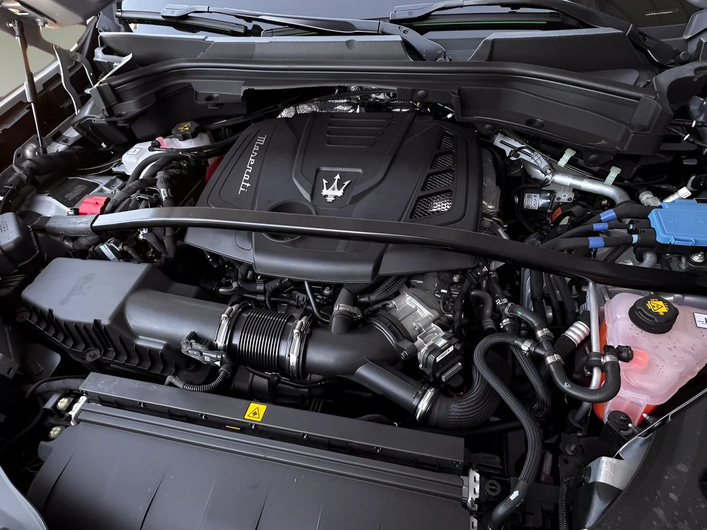 New 2025 White Maserati Modena image 28