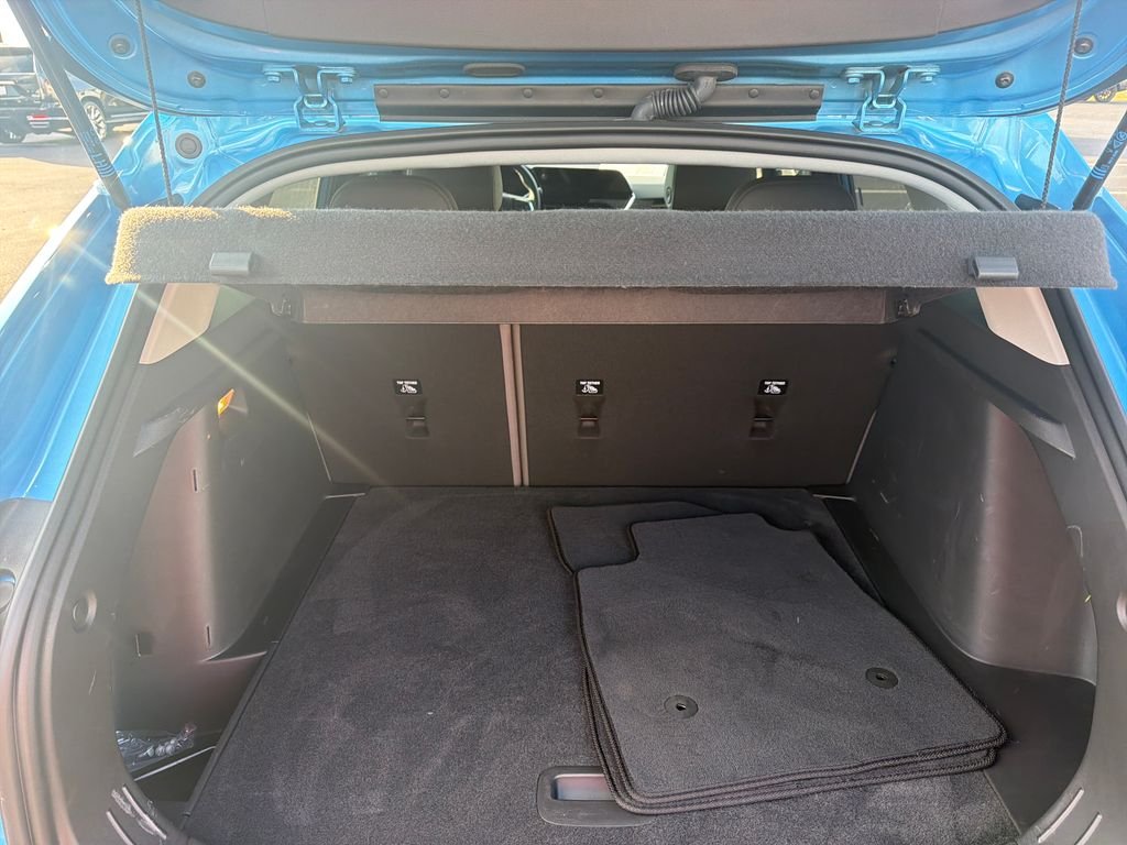Used 2025 Blue Chevrolet ACTIV image 9
