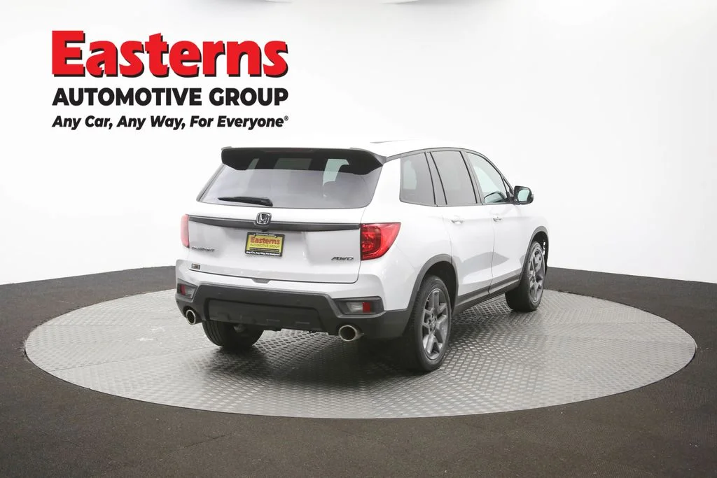 Used 2023 White Honda EX-L image 42