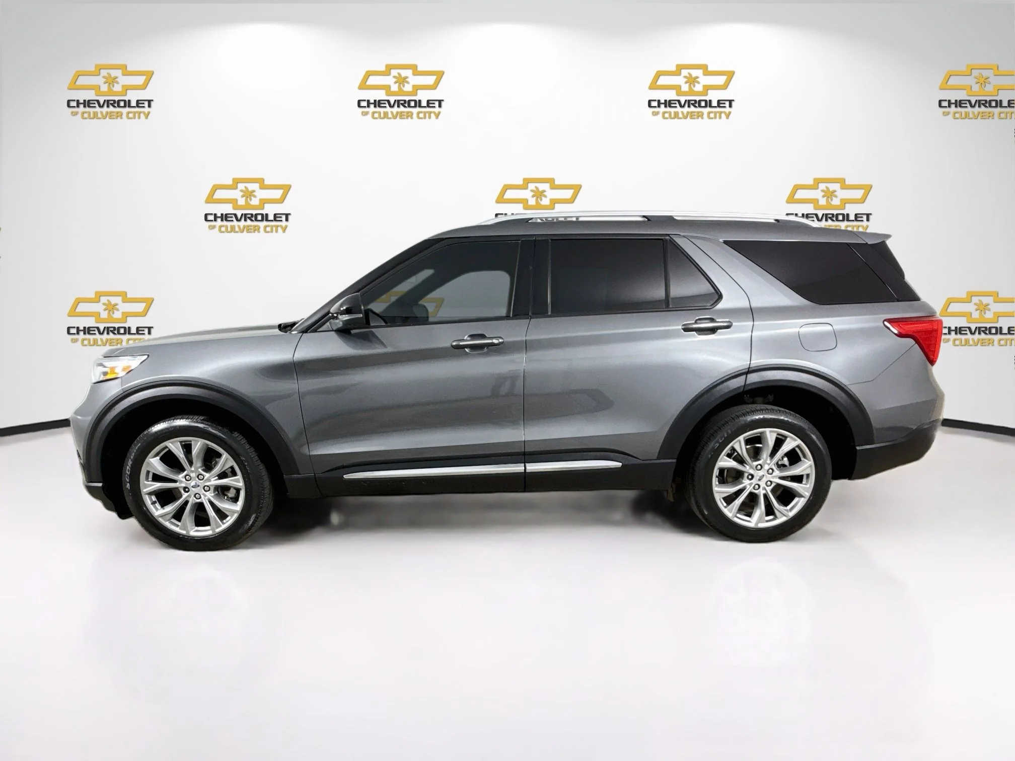 Used 2023 Gray Ford Limited image 5
