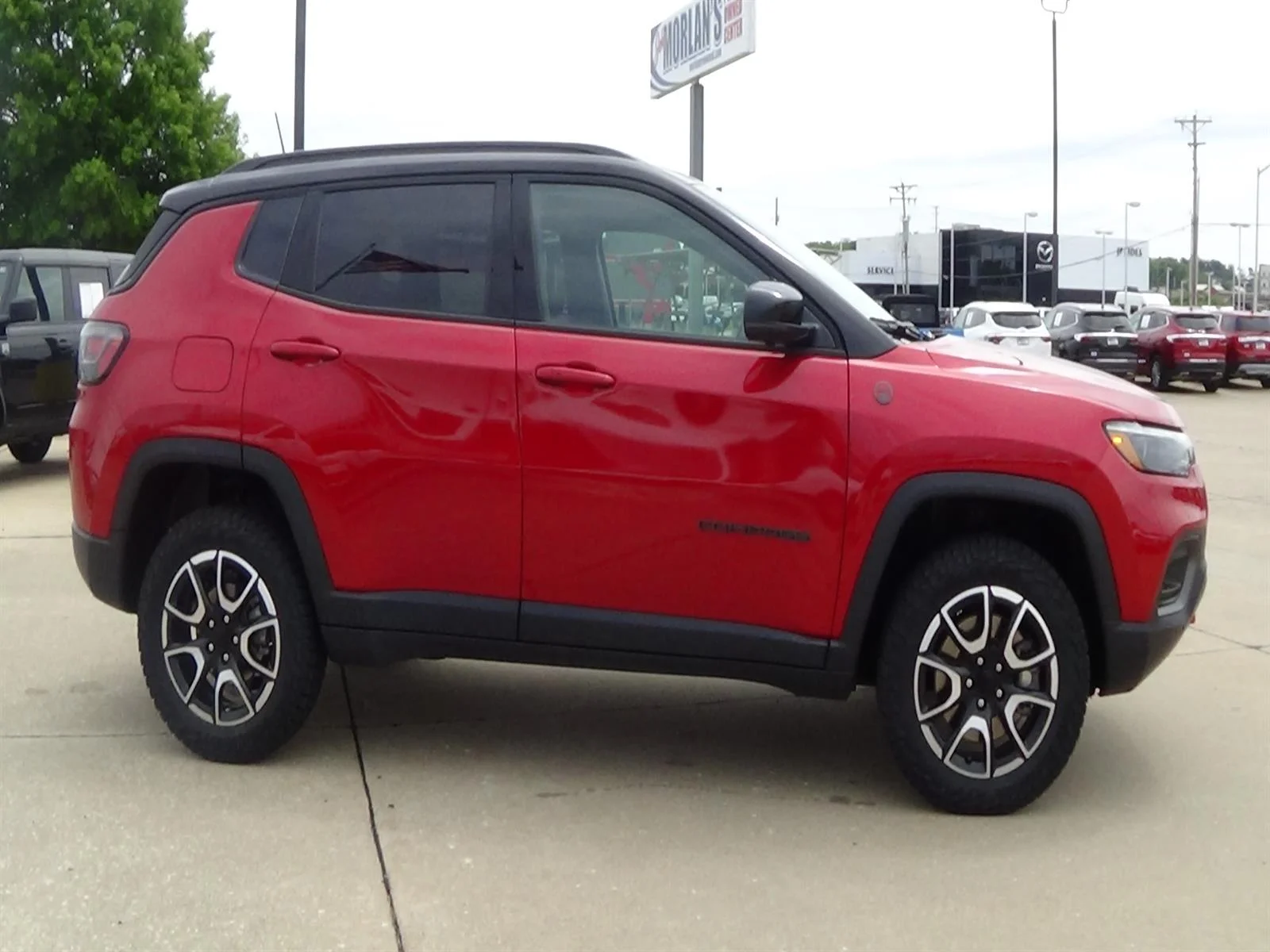 Certified Used 2024 Red Hot Pearl Coat (pr6) Jeep Trailhawk image 5