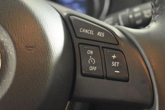 Used 2014 Silver Mazda Touring image 26