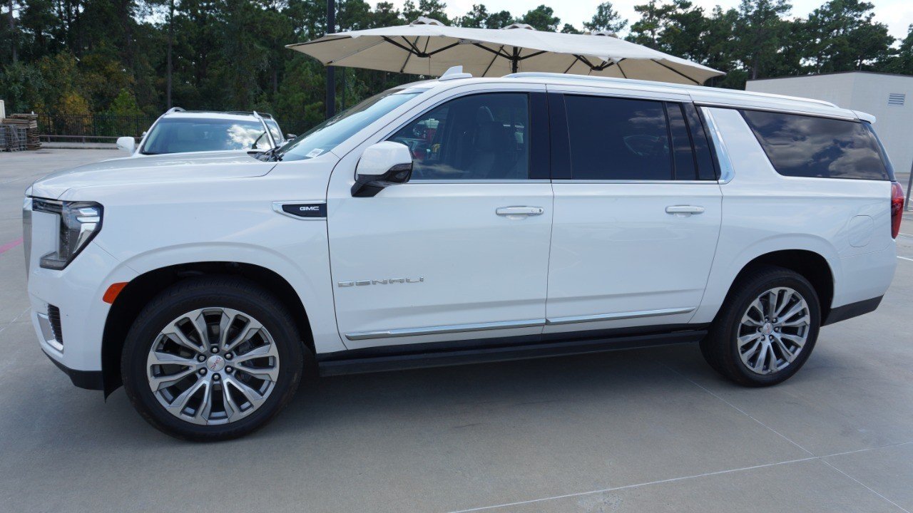 Used 2021 White GMC Denali image 3