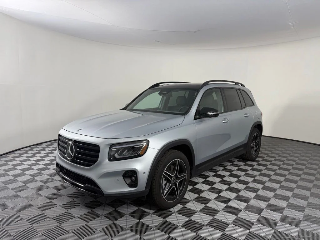 Certified Used 2025 Silver Mercedes-Benz GLB 250 image 3