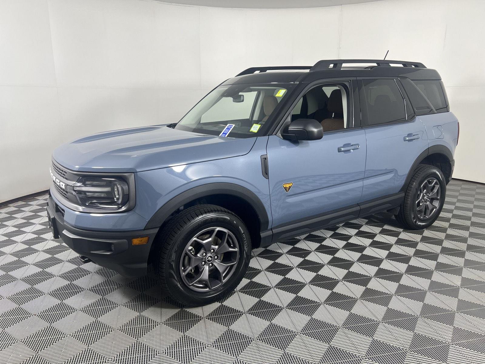 Used 2024 Azure Gray Metallic Tri-Coat Ford Badlands image 8