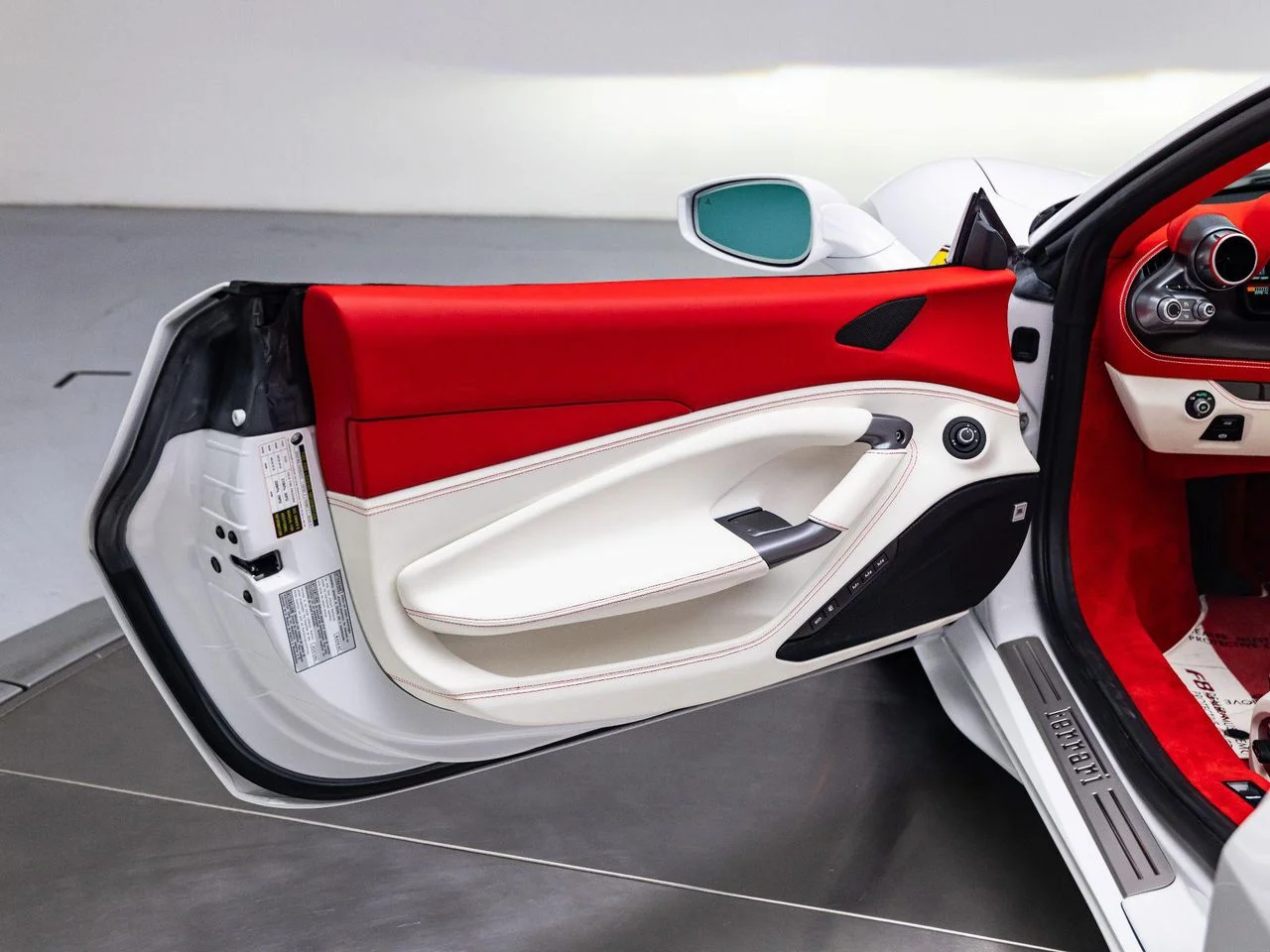 Used 2022 Bianco Cervino - Extra Campionario Ferrari Spider image 37