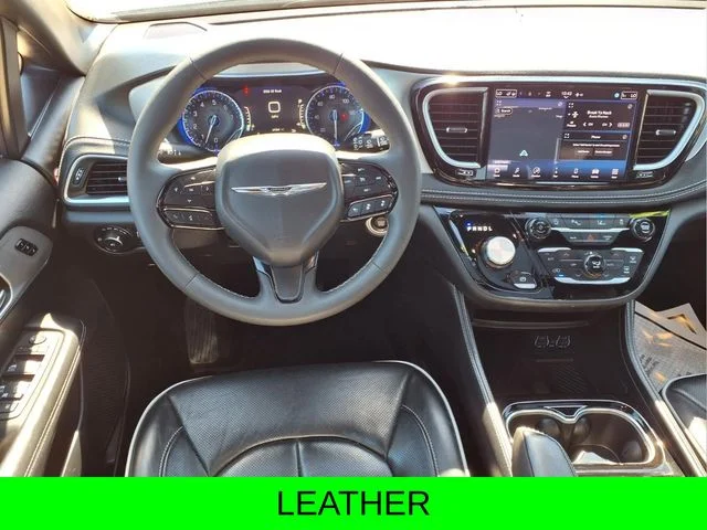 Used 2025 White Chrysler Limited image 6