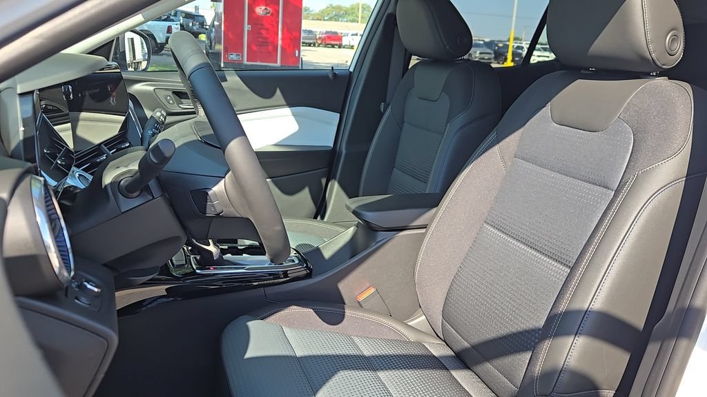 New 2026 Summit White Chevrolet LT image 5