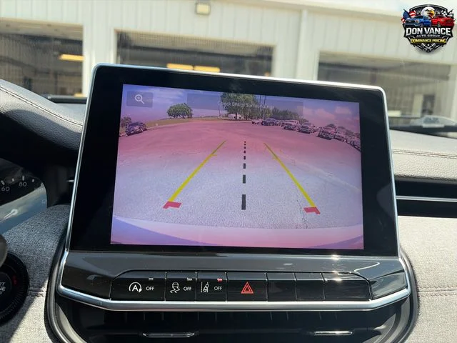 Used 2022 White Jeep Latitude Lux image 20